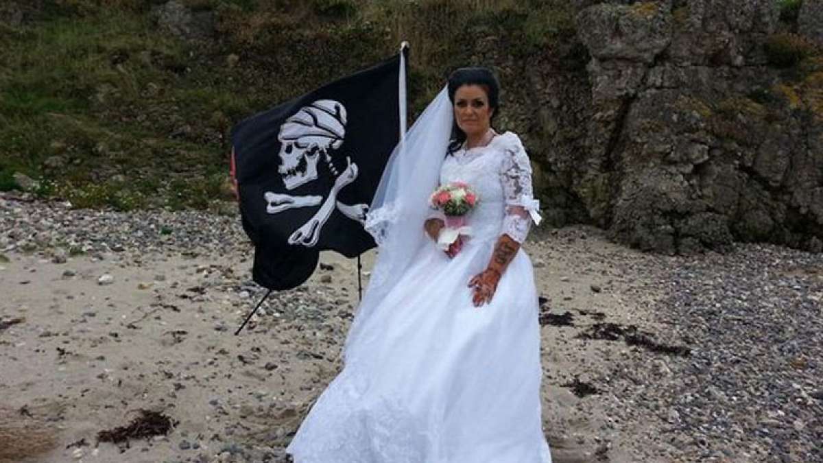Failed to find desired man, Irish woman marries 300-year-old ghost Failed to find desired man, Irish woman marries 300-year-old ghost