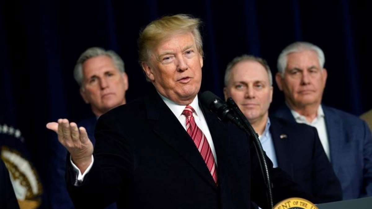 US government shuts down after spending bill collapses in Senate US government shuts down after spending bill collapses in Senate