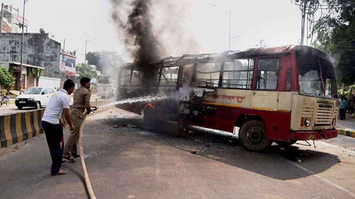 Allahabad: Violence erupts over Dalit student's killing Allahabad: Violence erupts over Dalit student's killing