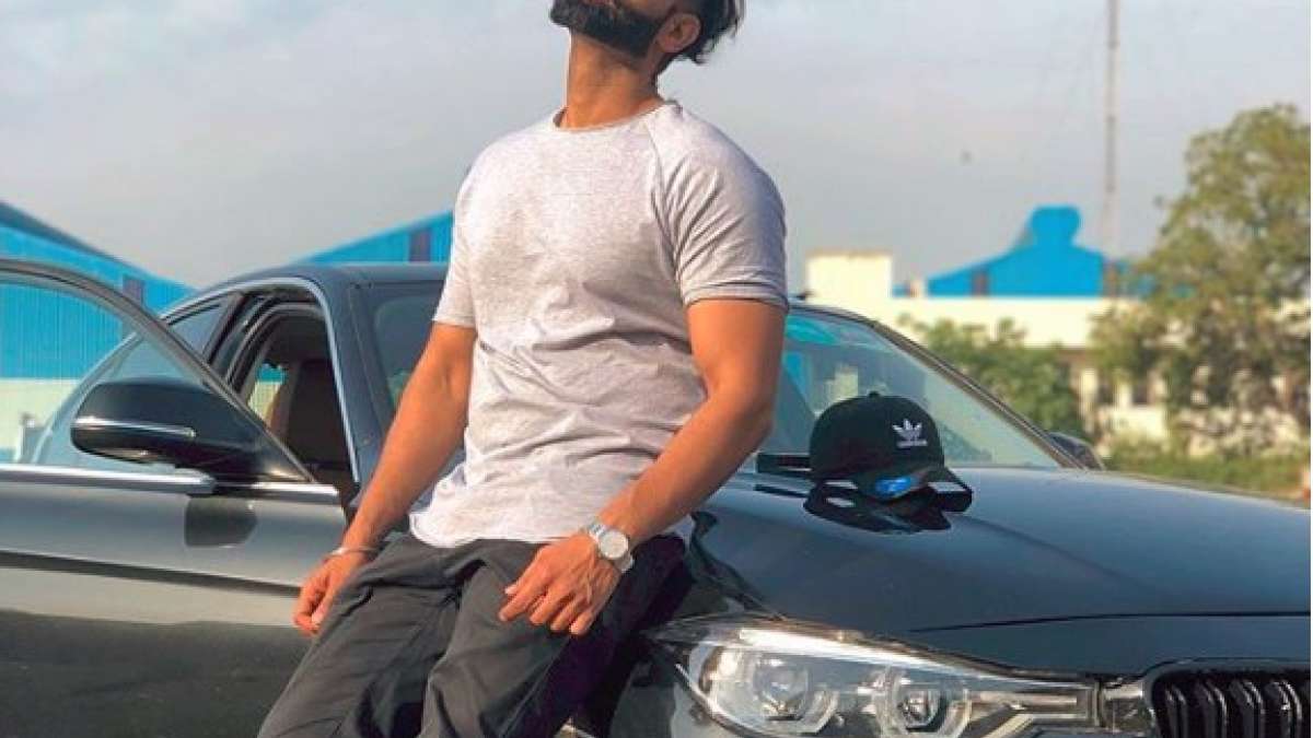 Popular Punjabi singer Parmish Verma shot by gangster in Mohali, gets severely injured Popular Punjabi singer Parmish Verma shot by gangster in Mohali, gets severely injured