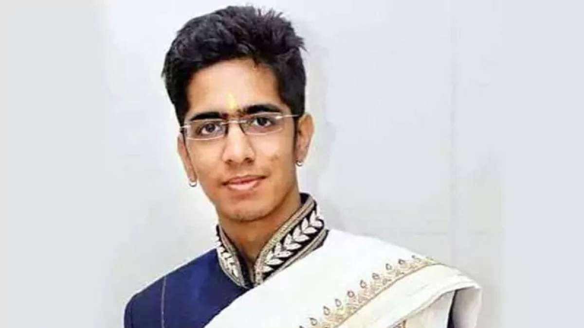 24-year-old accountant give up Rs 100-crore business to become a monk 24-year-old accountant give up Rs 100-crore business to become a monk