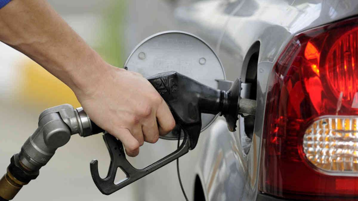 Petrol and Diesel prices unchanged for 9 days, observers cite Karnataka elections Petrol and Diesel prices unchanged for 9 days, observers cite Karnataka elections