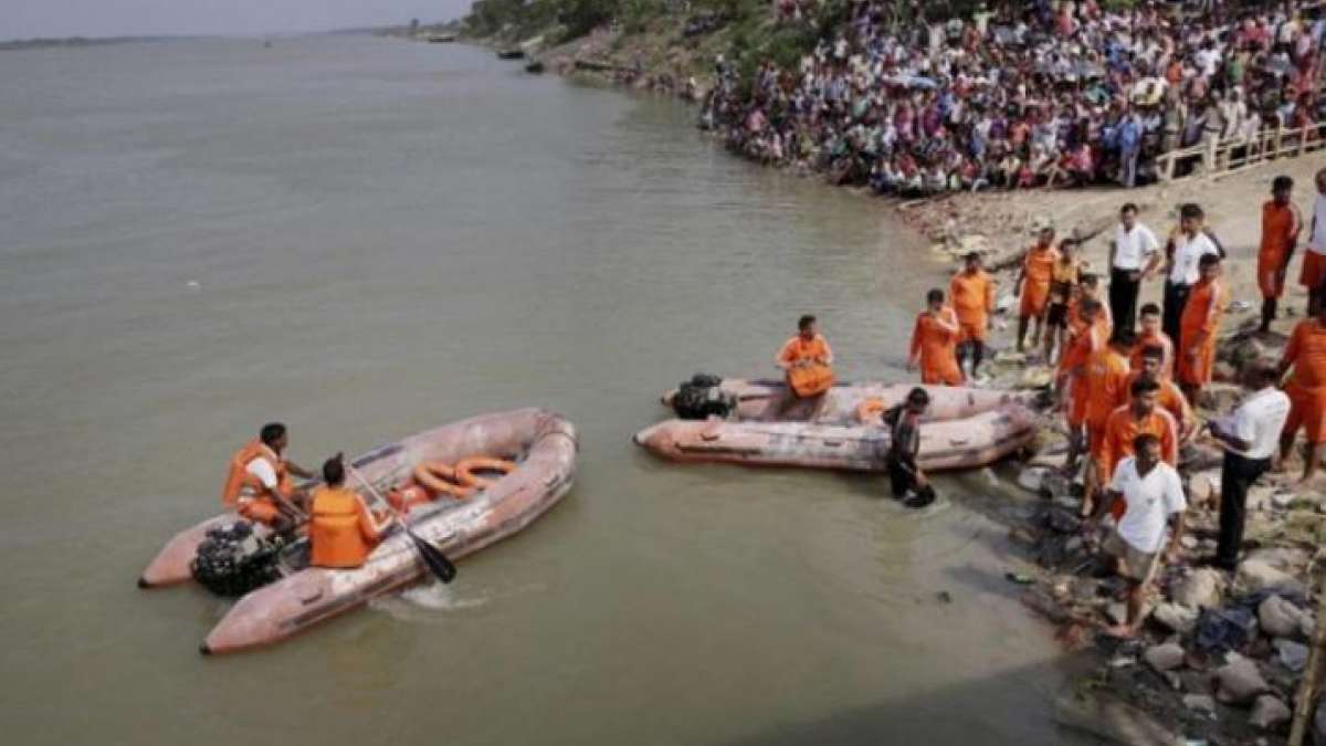 Andhra Pradesh: 10 missing as boat capsize in Godavari River in Devipatnam Andhra Pradesh: 10 missing as boat capsize in Godavari River in Devipatnam