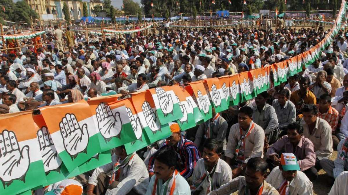 Invite us to form government in Goa, Congress tells Governor Mridula Sinha Invite us to form government in Goa, Congress tells Governor Mridula Sinha