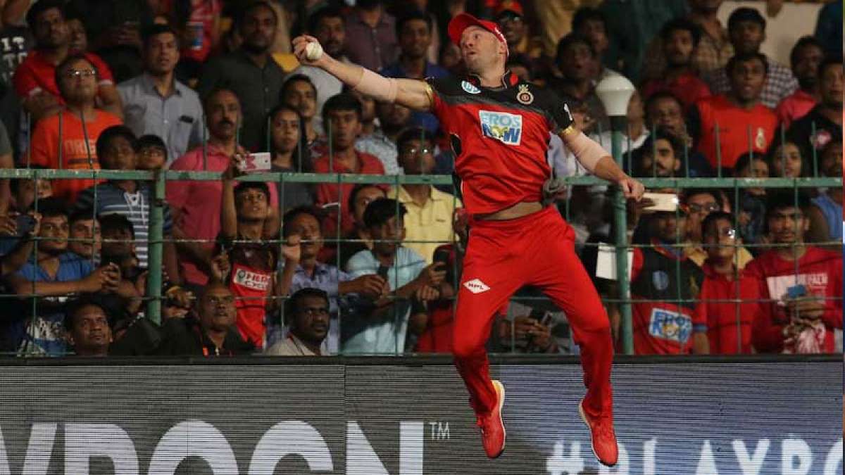 Watch: 'Spiderman' AB de Villiers takes miraculous catch Watch: 'Spiderman' AB de Villiers takes miraculous catch