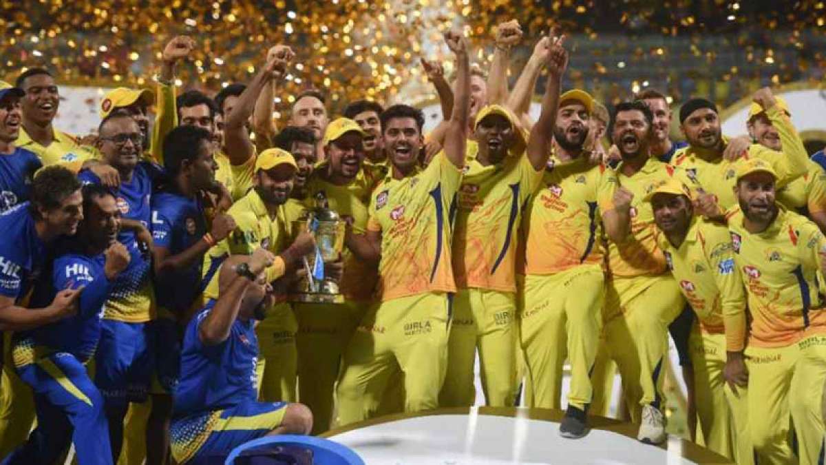 IPL 2018: Chennai Super Kings wins the trophy IPL 2018: Chennai Super Kings wins the trophy