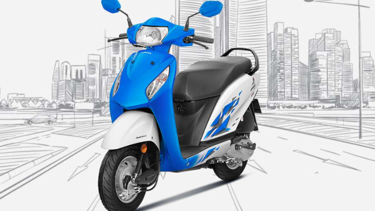 In terms of upgrades, the 2018 Honda Activa-i comes with a revised instrument cluster, metallic exhaust muffler, front storage hook and new body graphics In terms of upgrades, the 2018 Honda Activa-i comes with a revised instrument cluster, metallic exhaust muffler, front storage hook and new body graphics