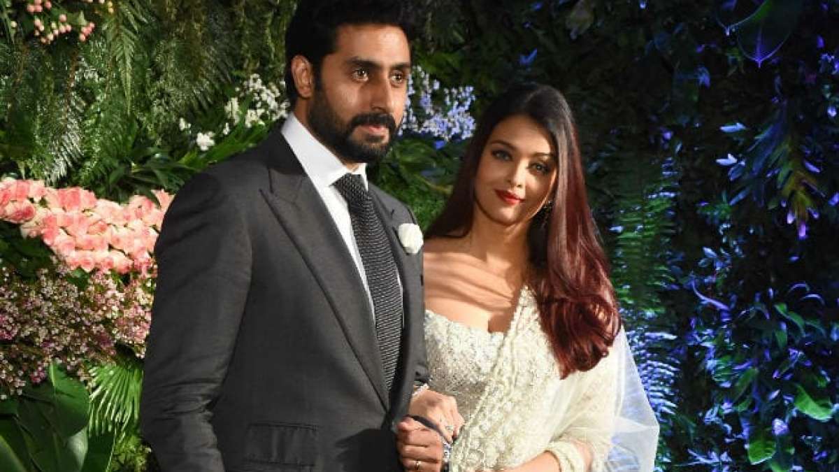 Abhishek Bachchan and Aishwarya Rai Bachchan at Sonam Kapoor's reception in Mumbai. Abhishek Bachchan and Aishwarya Rai Bachchan at Sonam Kapoor's reception in Mumbai.