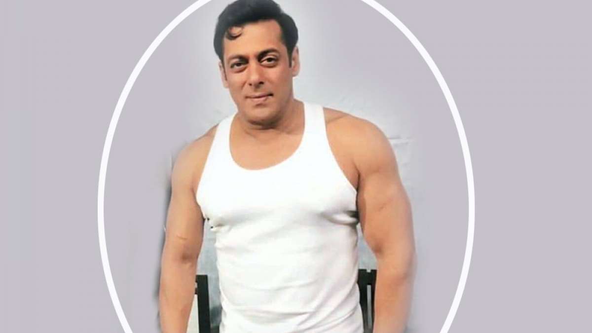 Salman Khan’s new leaked photos from Bharat sets 70s look Salman Khan’s new leaked photos from Bharat sets 70s look