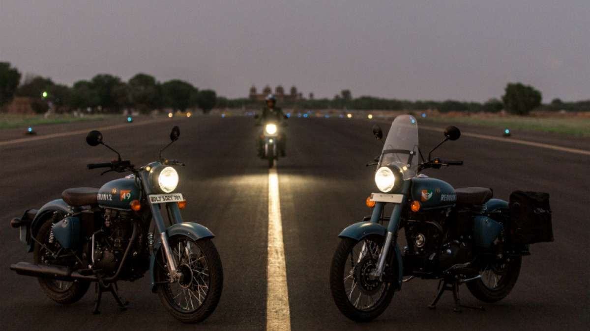 Royal Enfield has launched the Classic 350 Signals Edition in India priced at ₹ 1.62 lakh Royal Enfield has launched the Classic 350 Signals Edition in India priced at ₹ 1.62 lakh