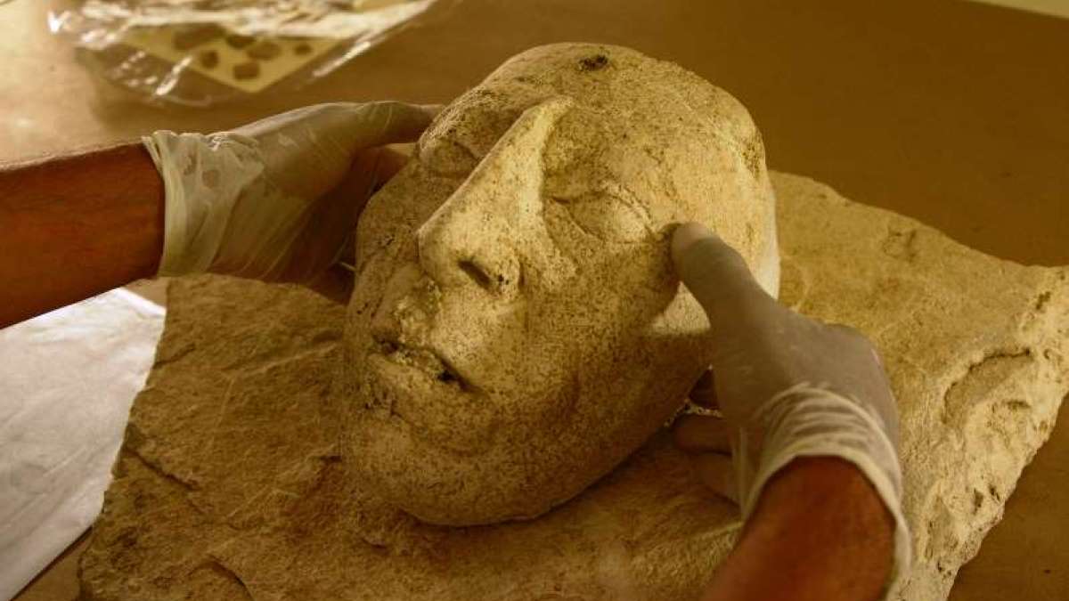 Ancient mask discovered in South Mexico Ancient mask discovered in South Mexico