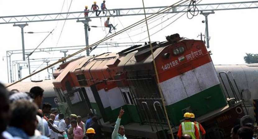 Farakka Express derailed: Indian Railways suspend 2 officials Farakka Express derailed: Indian Railways suspend 2 officials