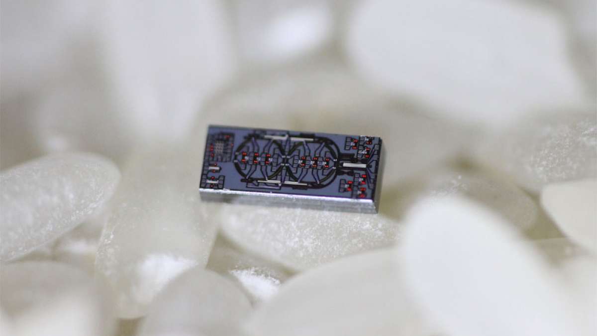 Gyroscope is 500 times smaller than the current state-of-the-art device Gyroscope is 500 times smaller than the current state-of-the-art device