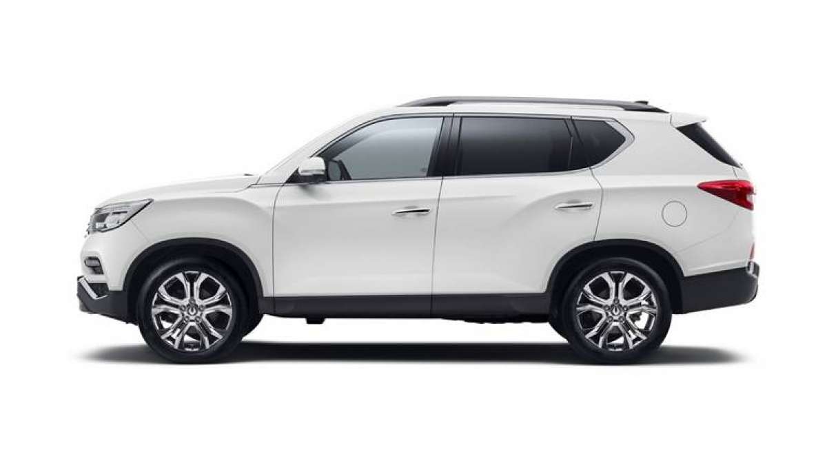 Mahindra Alturas SUV will take on the Toyota Fortuner Mahindra Alturas SUV will take on the Toyota Fortuner