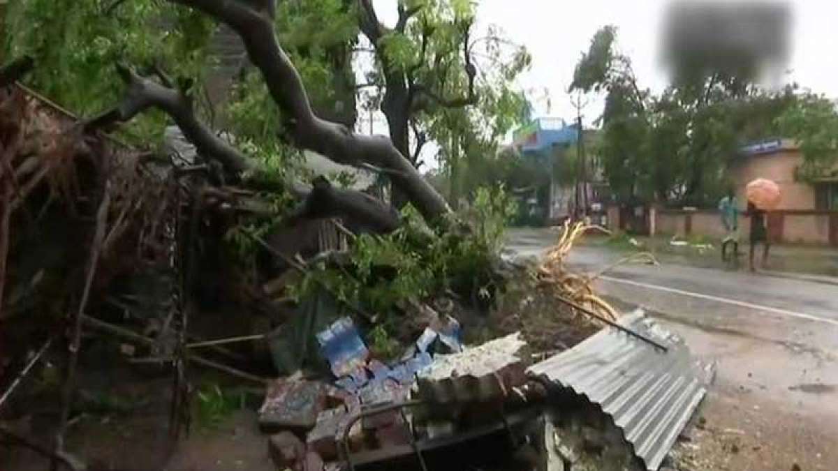 Cyclone Gaja, rainfall pound Tamil Nadu; Indian navy pressed for disaster relief operation Cyclone Gaja, rainfall pound Tamil Nadu; Indian navy pressed for disaster relief operation