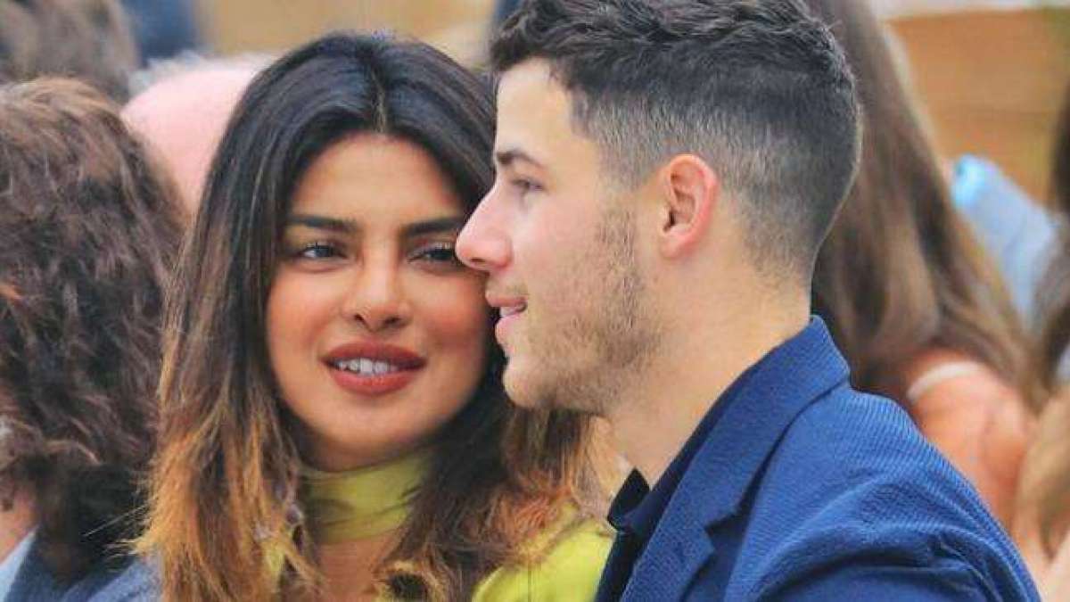 Priyanka and Nick was spotted at the airport were Nick’s brother Joe Jonas with fiancé and Games of Thrones star Sophie Turner, Priyanka’s mother Madhu Chopra and other relatives. Priyanka and Nick was spotted at the airport were Nick’s brother Joe Jonas with fiancé and Games of Thrones star Sophie Turner, Priyanka’s mother Madhu Chopra and other relatives.