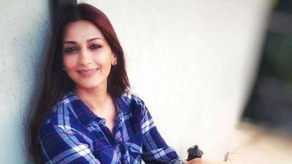 Sonali Bendre's emotional letter to her sister Rupa post cancer battle Sonali Bendre's emotional letter to her sister Rupa post cancer battle