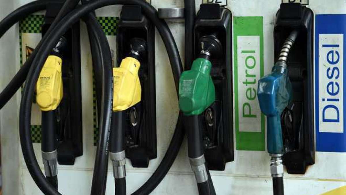 Petrol price down by 20 paise across metros Petrol price down by 20 paise across metros