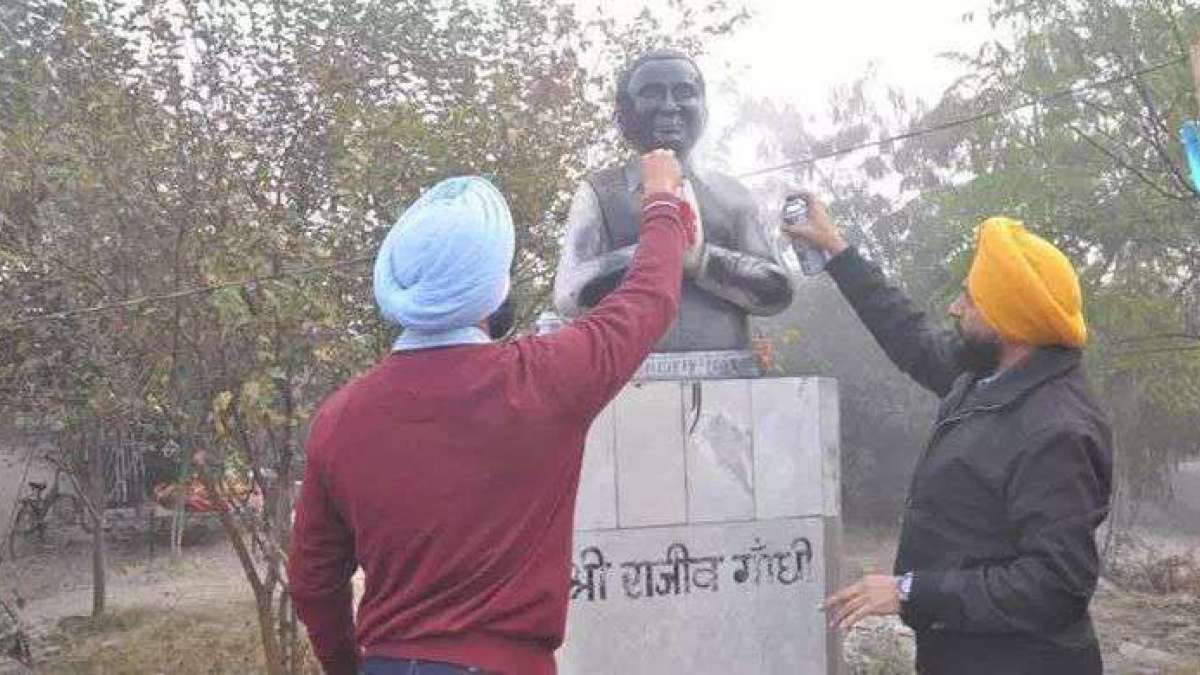 Rajiv Gandhi statute vandalized in Ludhiana; Congress, Akalis in war of words Rajiv Gandhi statute vandalized in Ludhiana; Congress, Akalis in war of words