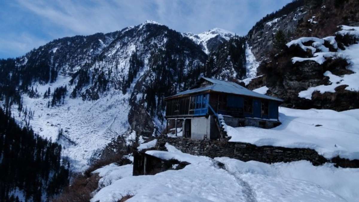 Manali, Kalpa in Himachal get snowfall Manali, Kalpa in Himachal get snowfall