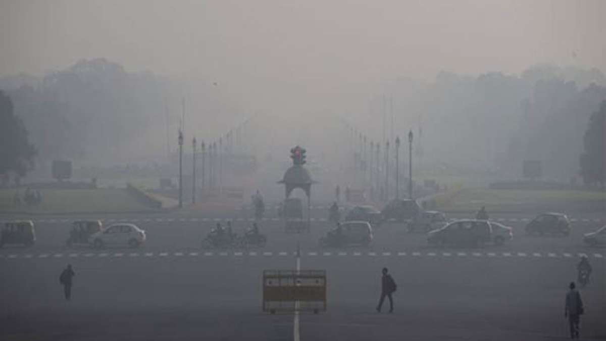 Delhi shivers at 3 degrees C, cold wave continues Delhi shivers at 3 degrees C, cold wave continues