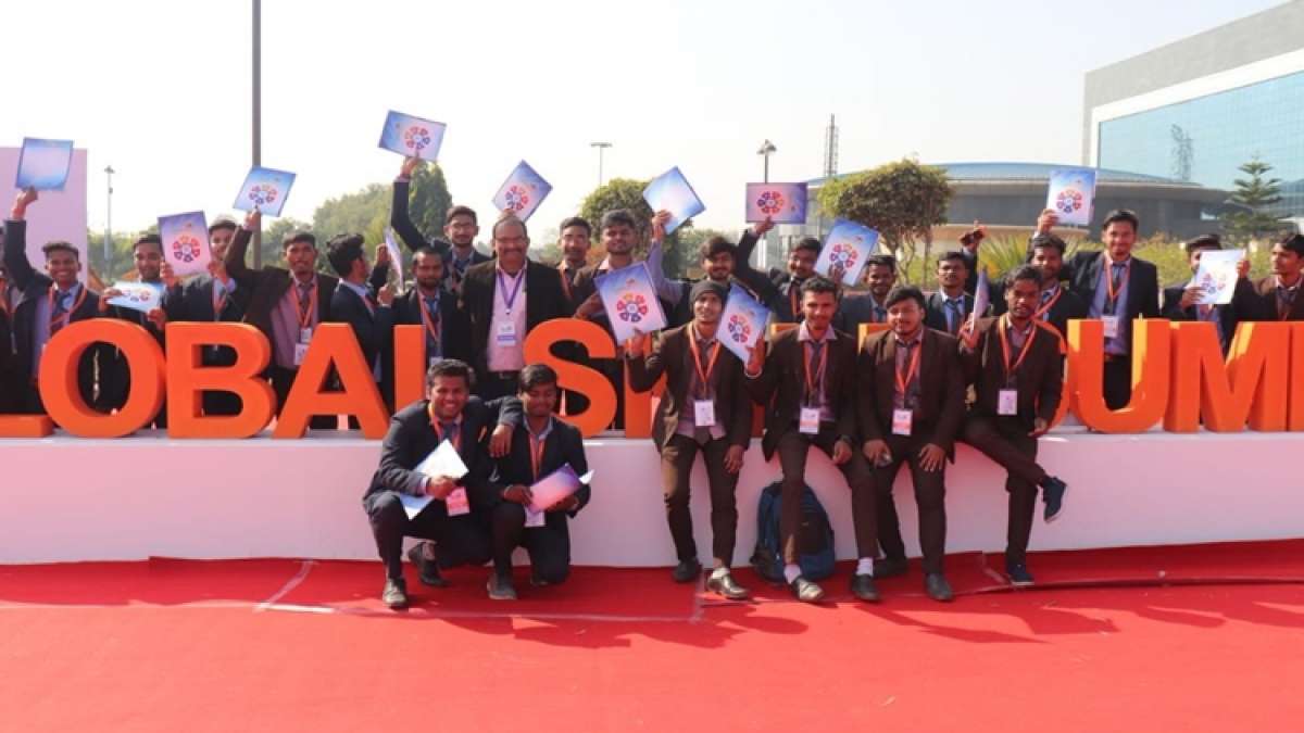 Global Skill Summit 2019: Over 1 lakh youths offered job letters during skill summit in Ranchi Global Skill Summit 2019: Over 1 lakh youths offered job letters during skill summit in Ranchi