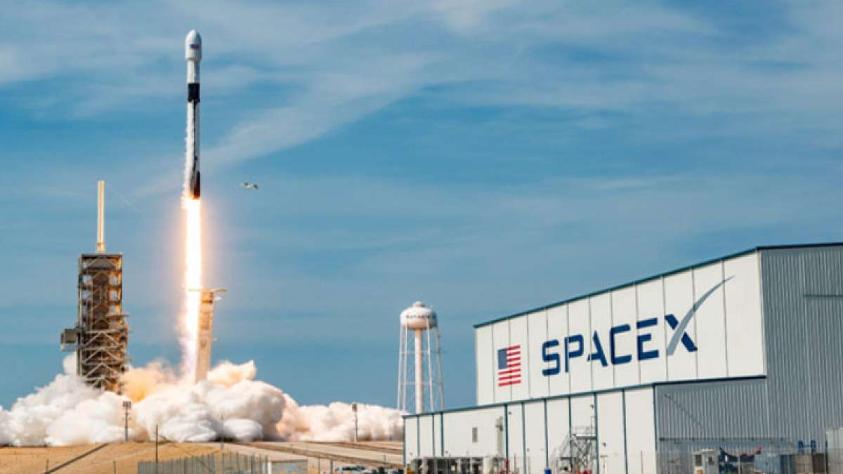 SpaceX to lay off 10% of workers due to 'difficult challenges' SpaceX to lay off 10% of workers due to 'difficult challenges'