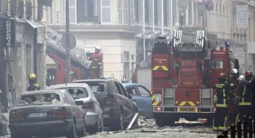 Gas explosion at Paris bakery kills at least 4 Gas explosion at Paris bakery kills at least 4