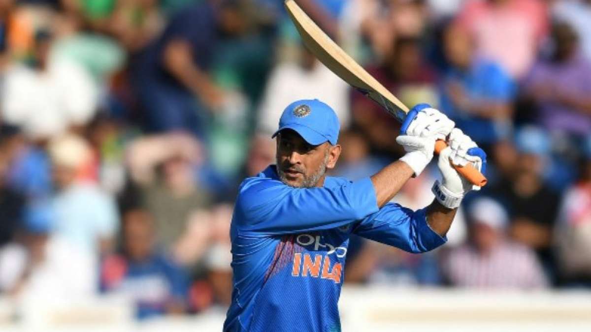 India vs Australia: Dhoni becomes fifth Indian to breach 10k-run mark in ODIs India vs Australia: Dhoni becomes fifth Indian to breach 10k-run mark in ODIs