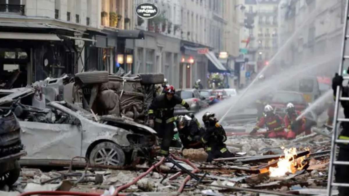 Paris Bakery Blast: "Sounded like earthquake," says a firefighter Paris Bakery Blast: "Sounded like earthquake," says a firefighter