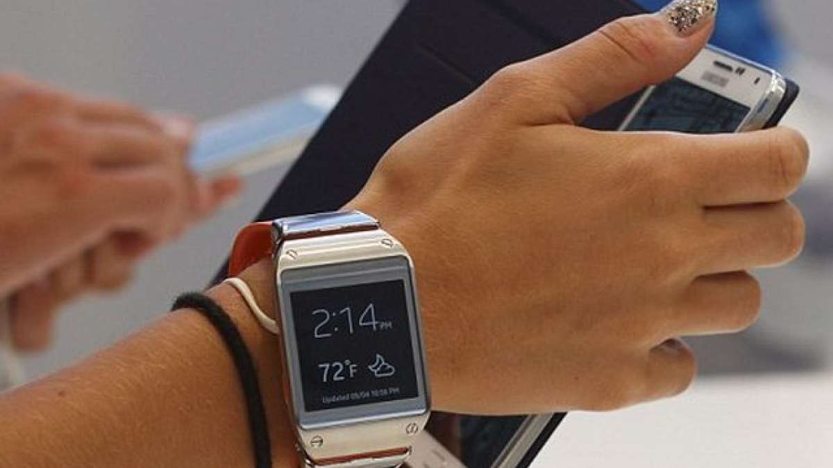 Fossil Group sells smartwatch technology to Google for $40mn Fossil Group sells smartwatch technology to Google for $40mn