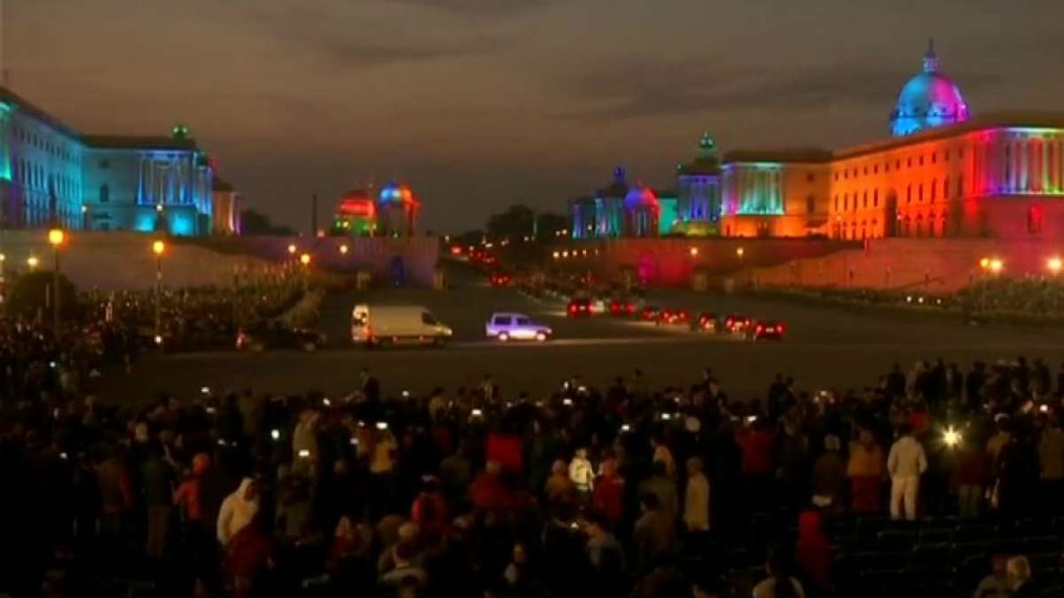 Republic Day 2019: Beating the Retreat enthrals audience at Vijay Chowk with Indian tunes Republic Day 2019: Beating the Retreat enthrals audience at Vijay Chowk with Indian tunes