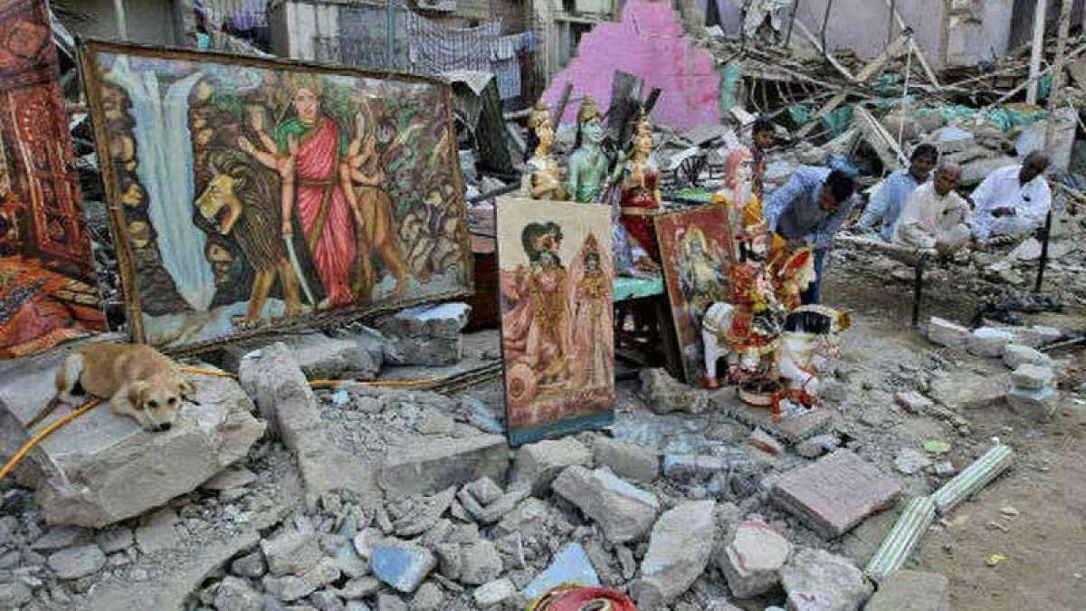 Hindu temple vandalised in Pakistan, holy books, idols burnt Hindu temple vandalised in Pakistan, holy books, idols burnt
