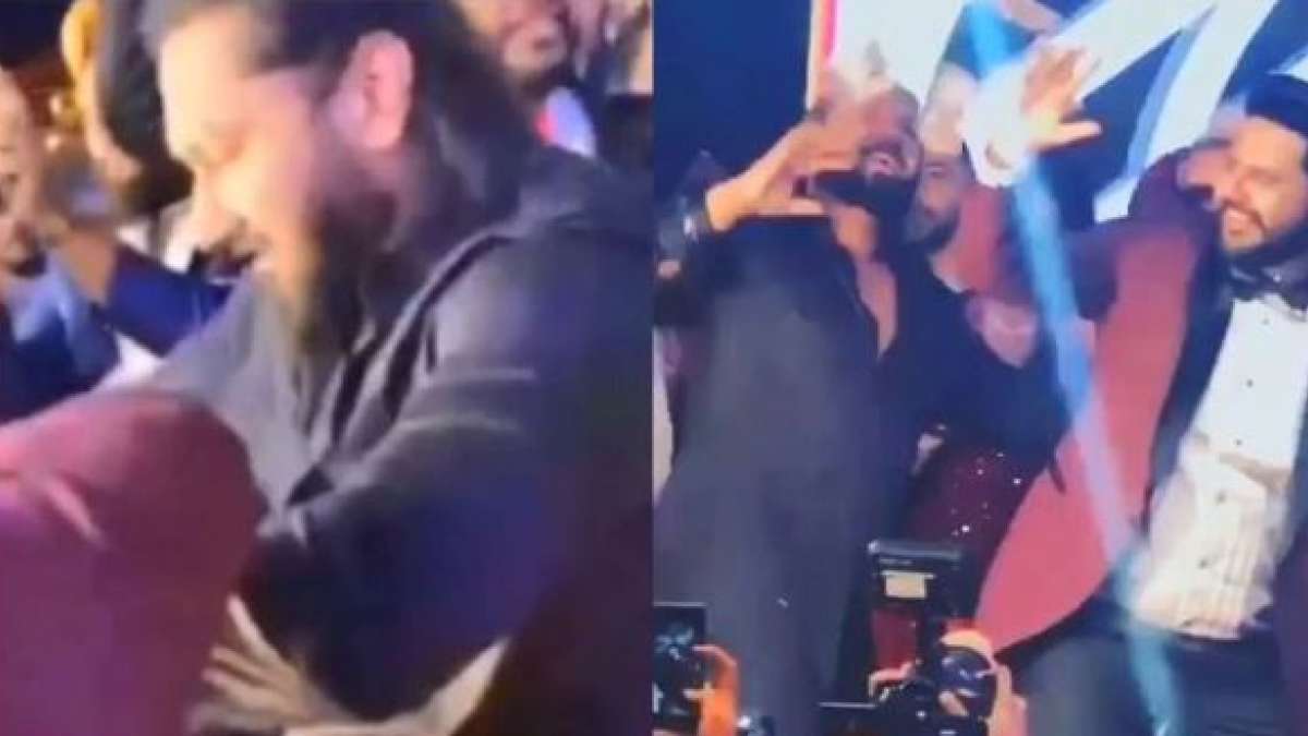 Watch: Yo Yo Honey Singh performs Bhangra at a friend's wedding Watch: Yo Yo Honey Singh performs Bhangra at a friend's wedding