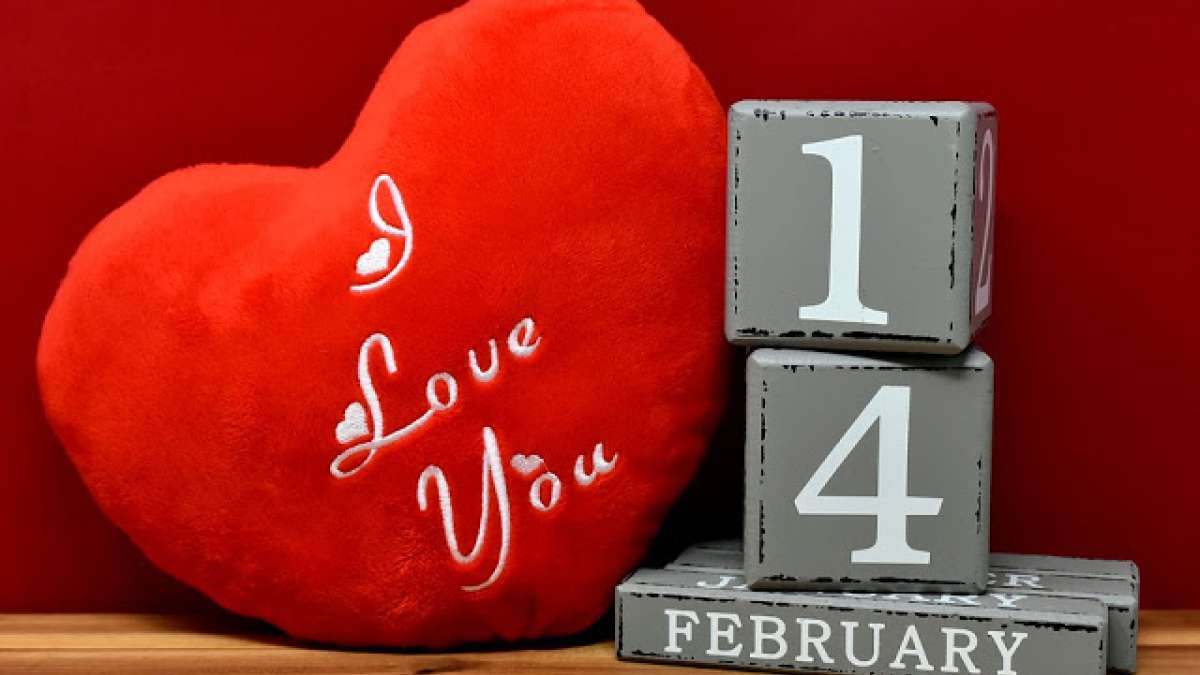 Valentines Day 2019: WhatsApp and Facebook Status,Quotes, Messages for your partners Valentines Day 2019: WhatsApp and Facebook Status,Quotes, Messages for your partners