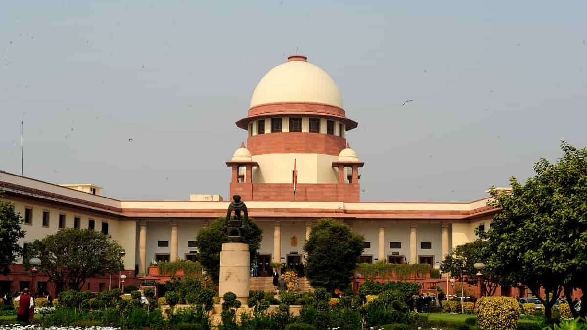 Kashmiri students attack: Supreme Court issues notice to Centre, 11 states Kashmiri students attack: Supreme Court issues notice to Centre, 11 states