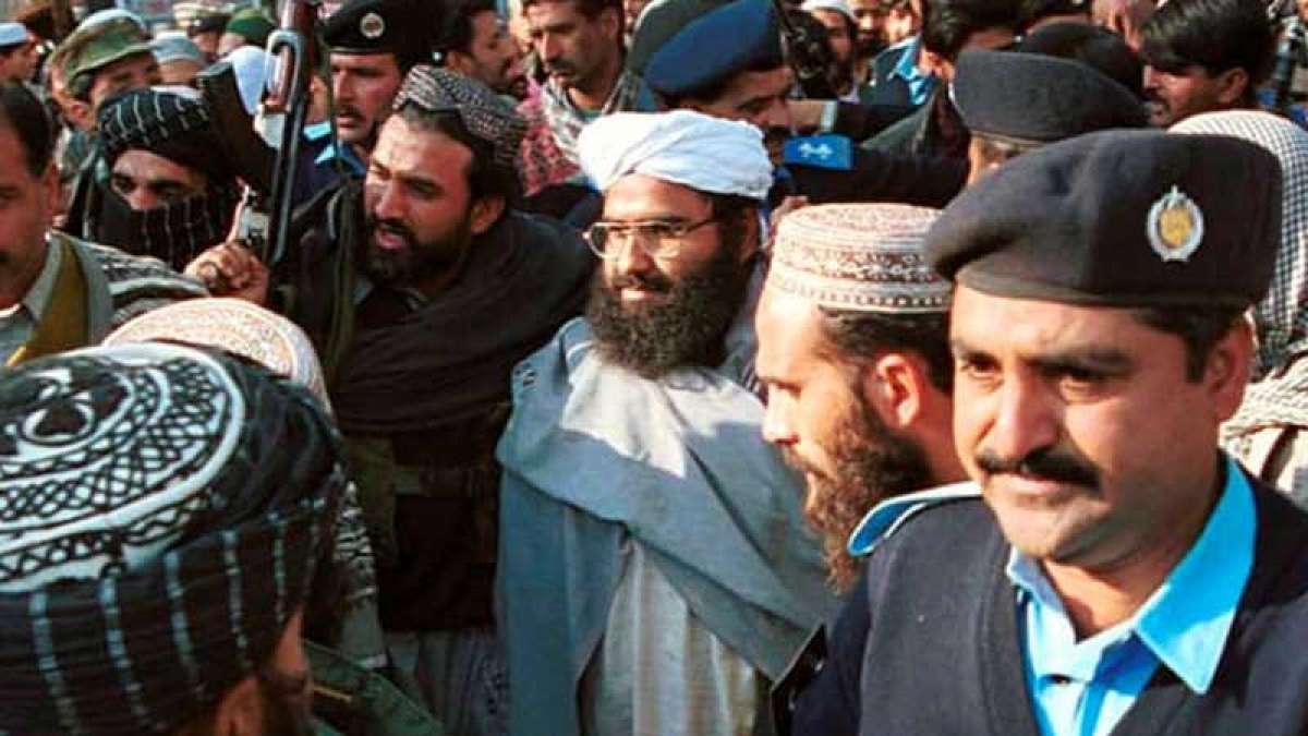 India vs Pakistan standoff: US, UK, France Proposes UNSC to Impose Sanctions on Masood Azhar India vs Pakistan standoff: US, UK, France Proposes UNSC to Impose Sanctions on Masood Azhar