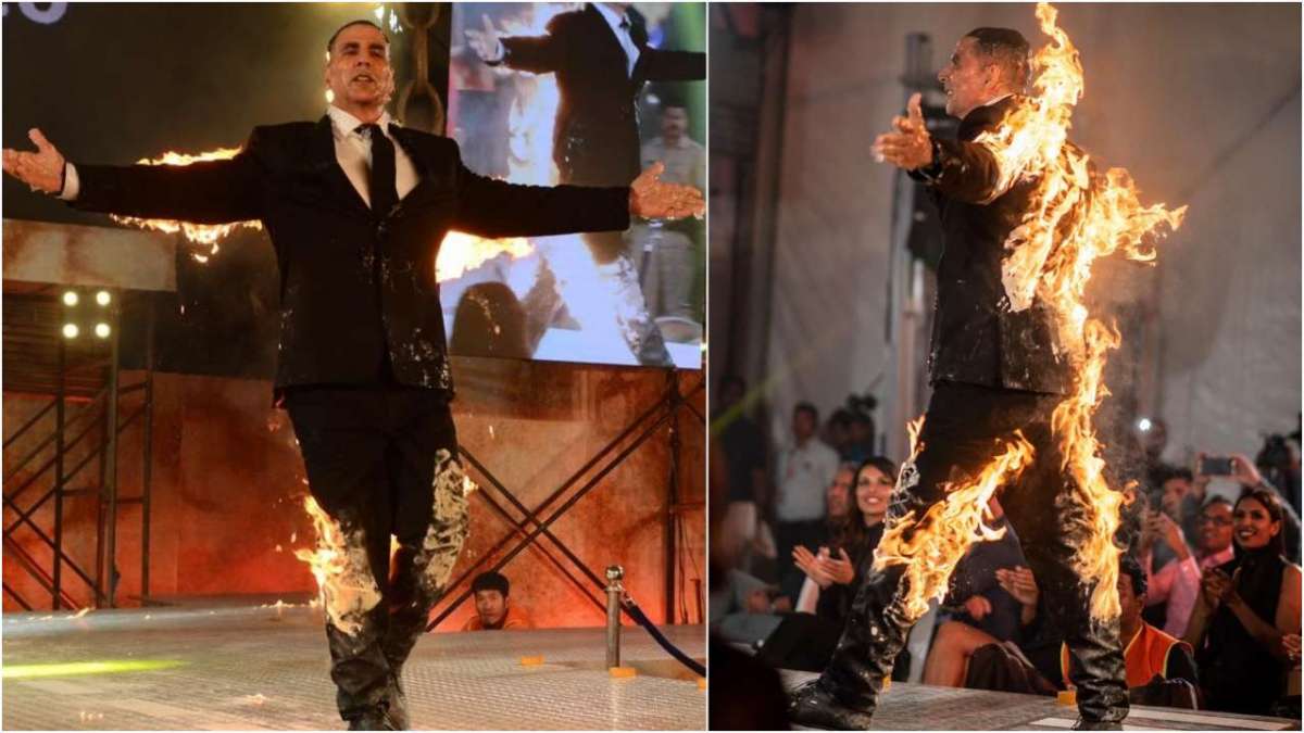 Akshay Kumar stunt on stage Akshay Kumar stunt on stage