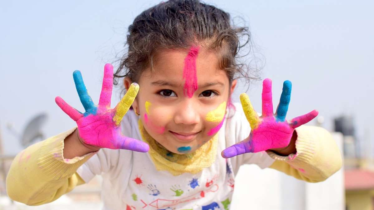 Holi Festival 2019: Holi WhatsApp messages, Facebook status, wishes and poems Holi Festival 2019: Holi WhatsApp messages, Facebook status, wishes and poems