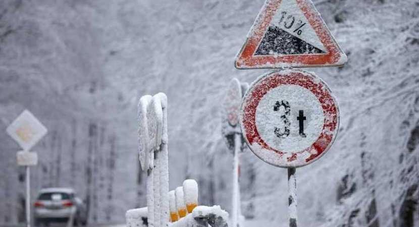 Over 1300 flights cancelled as 'bomb cyclone' hits the US Over 1300 flights cancelled as 'bomb cyclone' hits the US