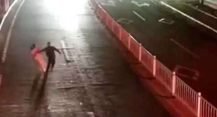 Video: In China, drunk man's love test on wife fail Video: In China, drunk man's love test on wife fail