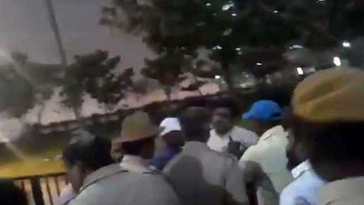 Techies shout 'Modi, Modi' at Rahul Gandhi's event, arrested Techies shout 'Modi, Modi' at Rahul Gandhi's event, arrested