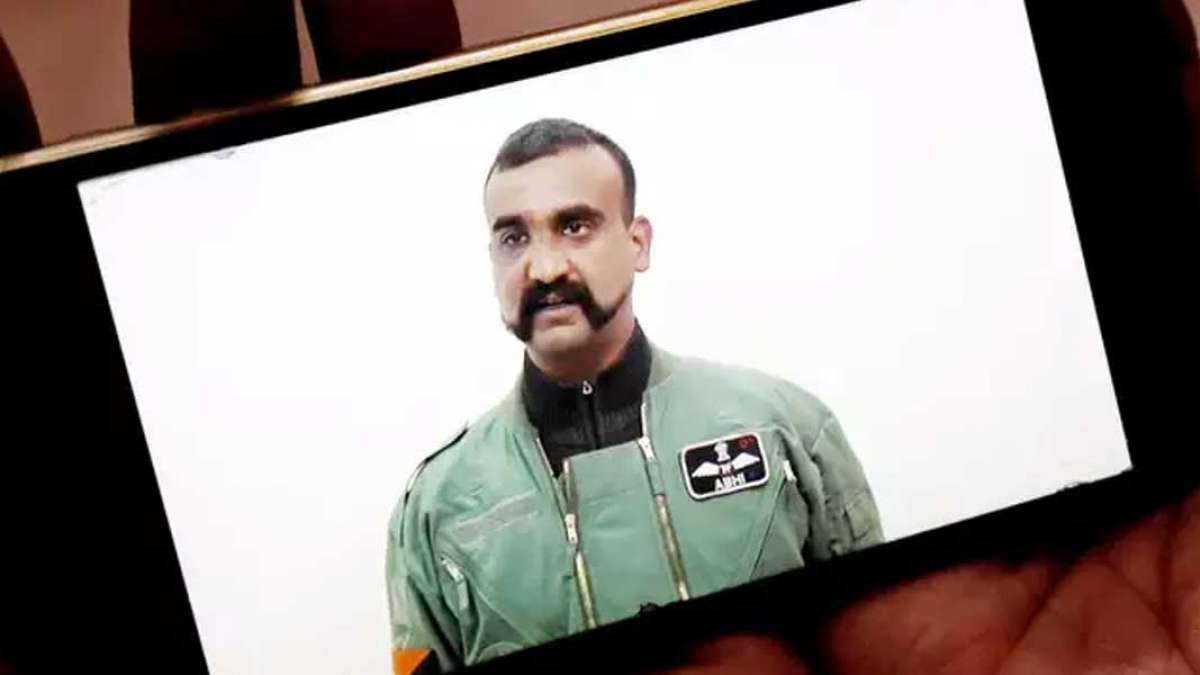 Abhinandan Varthaman returns to base in Srinagar Abhinandan Varthaman returns to base in Srinagar