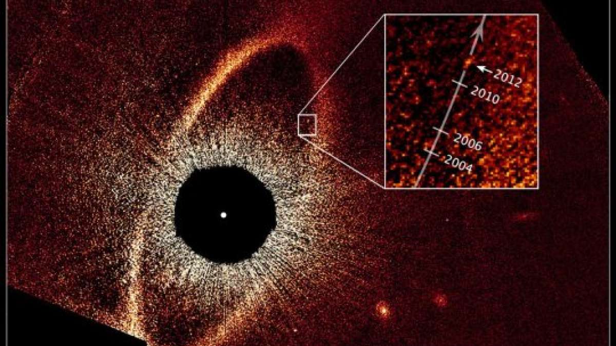 Astronomers have made the first direct observations of a planet outside the solar system using a technique that combines the light from multiple telescopes (NASA/ESA/P. Kalas, University of California, Berkeley and SETI Institute) Astronomers have made the first direct observations of a planet outside the solar system using a technique that combines the light from multiple telescopes (NASA/ESA/P. Kalas, University of California, Berkeley and SETI Institute)