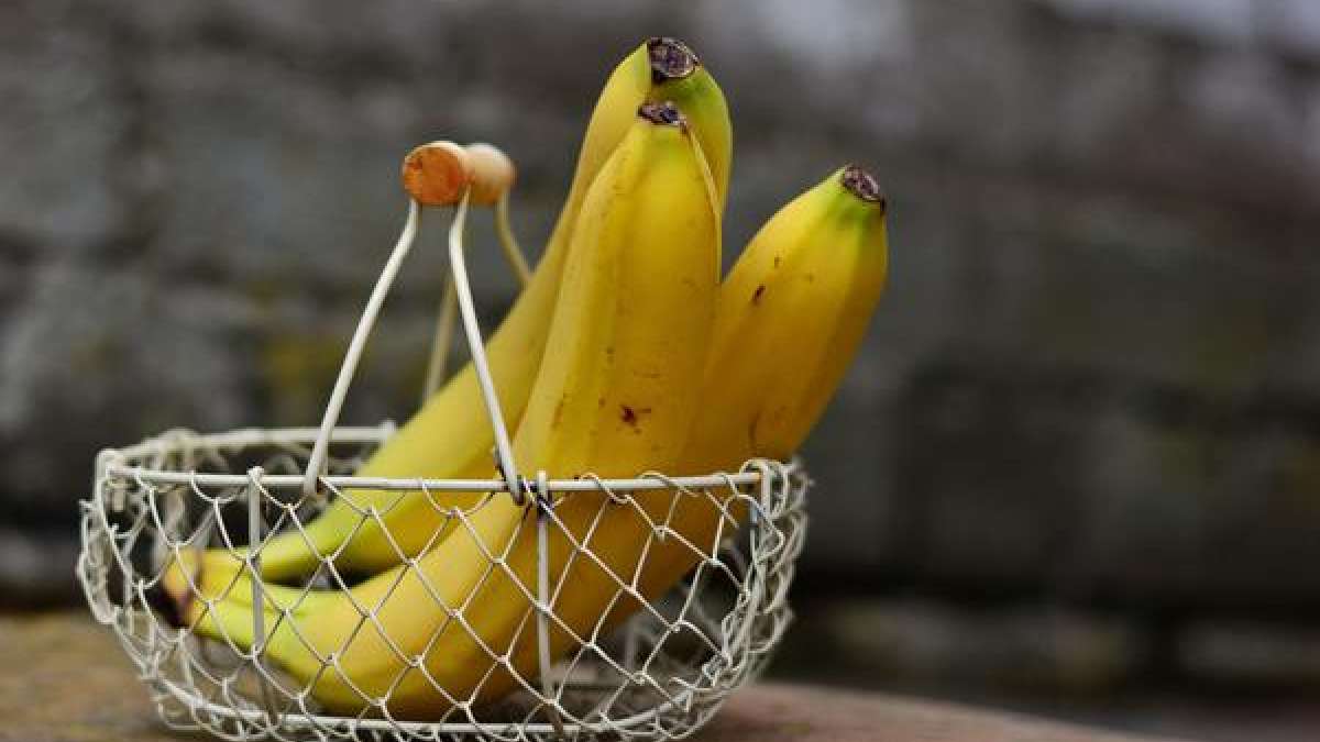 Eating too many bananas can damage your nerves Eating too many bananas can damage your nerves