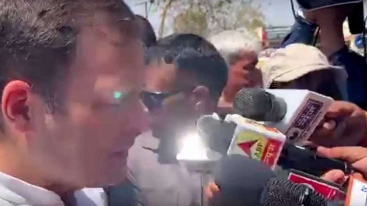 Green light on Rahul Gandhi's forehead was from mobile: Centre Green light on Rahul Gandhi's forehead was from mobile: Centre