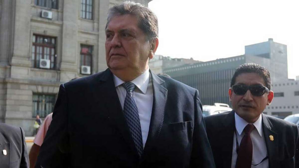To avoid arrest, Peru's ex-President Alan Garcia shoots himself To avoid arrest, Peru's ex-President Alan Garcia shoots himself