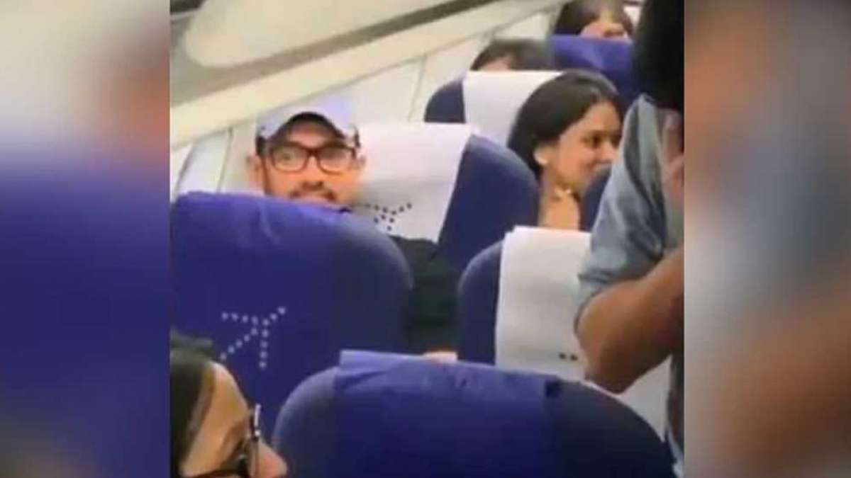 Watch: Aamir Khan travels economy class, people love his simplicity Watch: Aamir Khan travels economy class, people love his simplicity