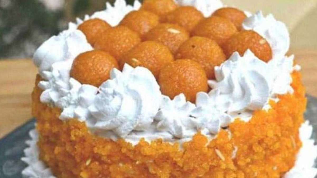 Laddoo cakes, lotus-shaped barfis spotted ahead of Lok Sabha Election results 2019 Laddoo cakes, lotus-shaped barfis spotted ahead of Lok Sabha Election results 2019