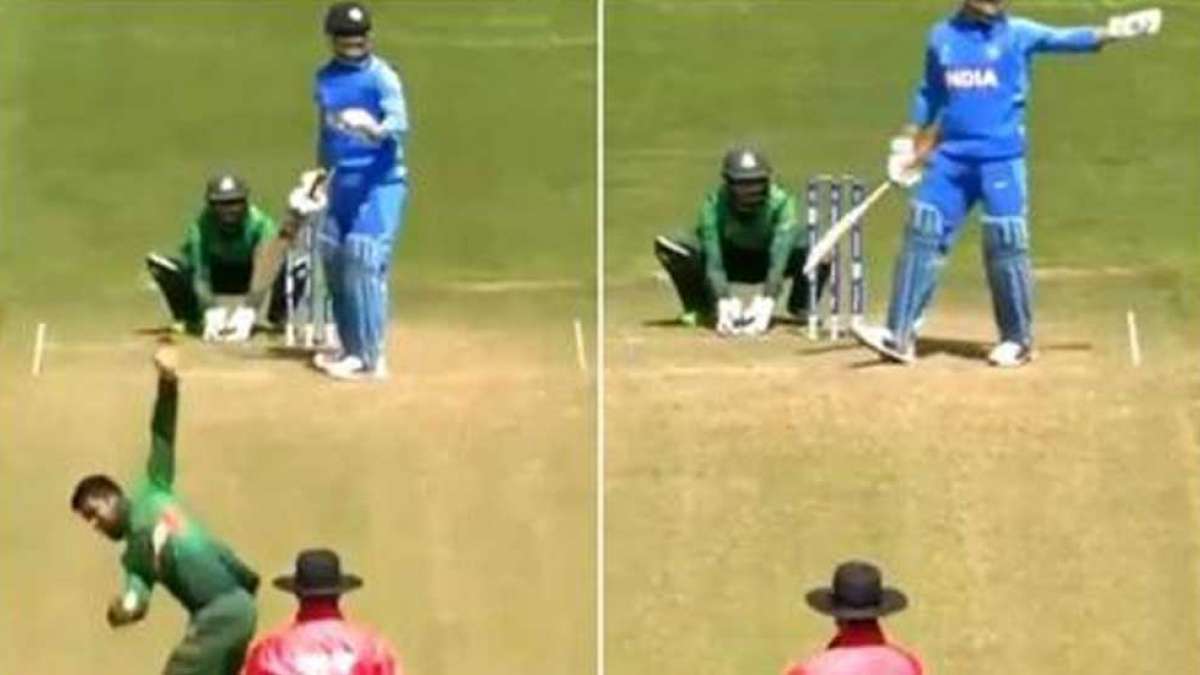 MS Dhoni stops bowler in-between to adjust field for Bangladesh MS Dhoni stops bowler in-between to adjust field for Bangladesh